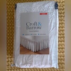 NWT!  Croft & Barrow Elegant White Eyelet Bedskirt 15” drop
